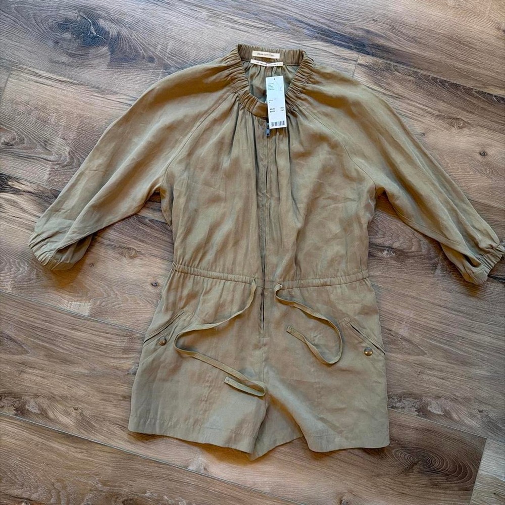 Urban Outfitters Romper Jumpsuit SZ S NWT Olive Green Long Sleeve Shorts Utility